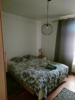 Chambre spacieuse vu sur la tour
